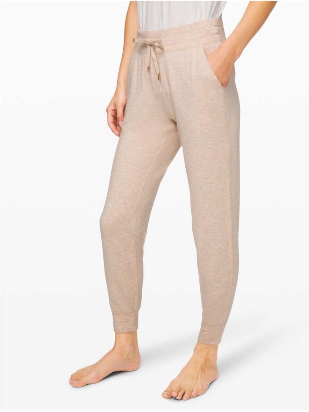 Lululemon Warm Down Jogger Soft Touch
Heathered Cashew size 6